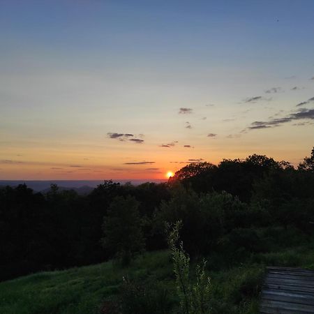 Bout De Cote Bed & Breakfast Lacam-d'Ourcet Bagian luar foto