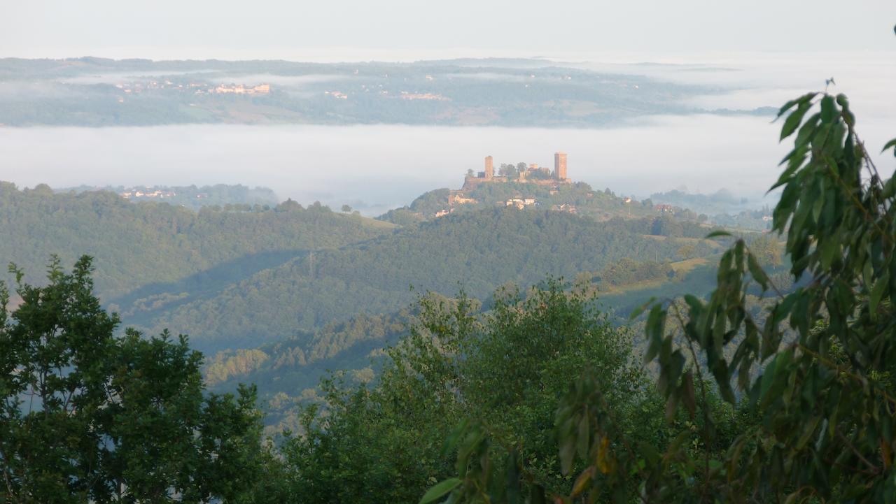 Bout De Cote Bed & Breakfast Lacam-d'Ourcet Bagian luar foto
