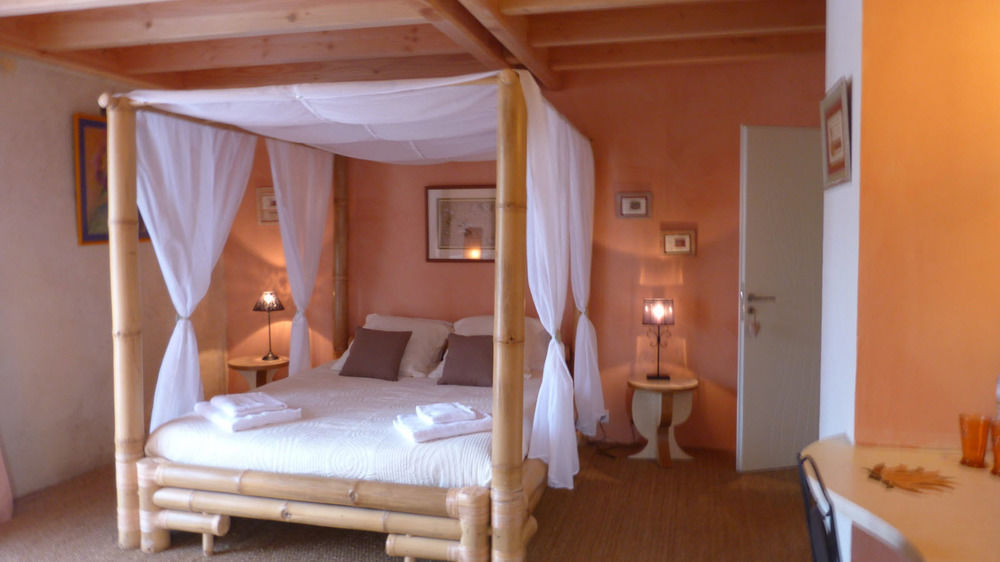 Bout De Cote Bed & Breakfast Lacam-d'Ourcet Bagian luar foto