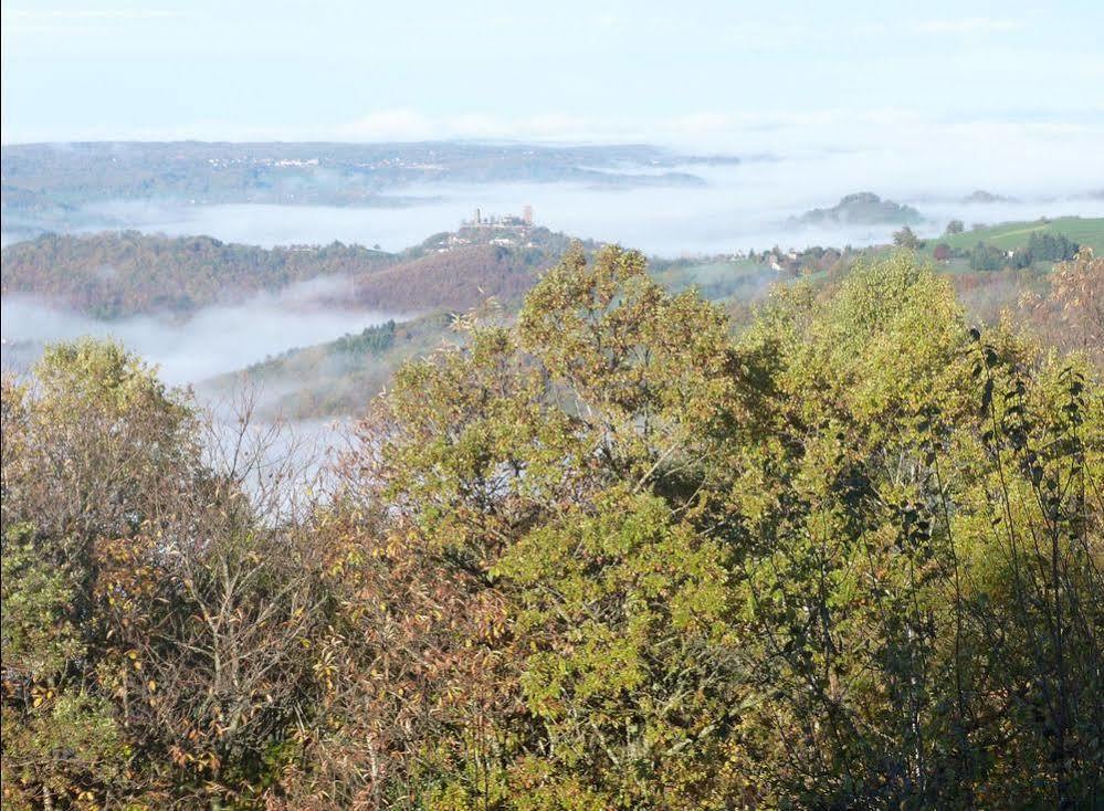 Bout De Cote Bed & Breakfast Lacam-d'Ourcet Bagian luar foto