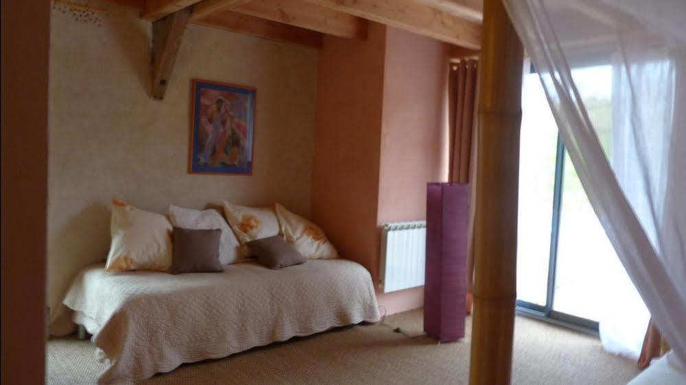 Bout De Cote Bed & Breakfast Lacam-d'Ourcet Bagian luar foto
